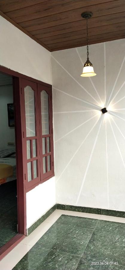 Floral Homestay Thekkady Eksteriør billede